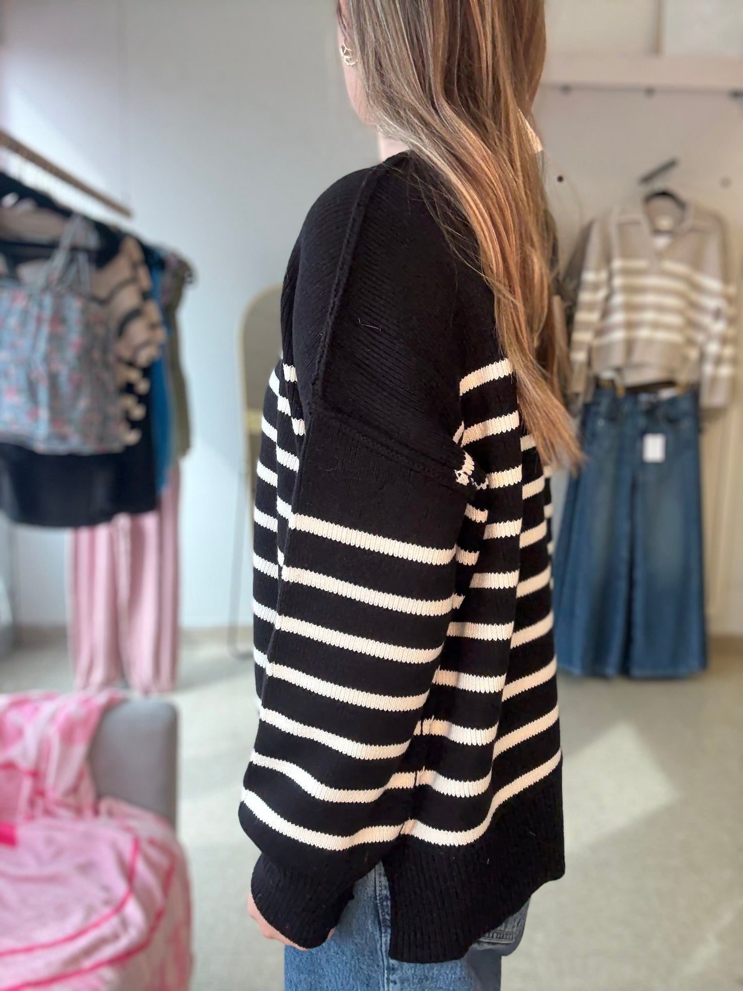 Midnight Stripe – Falling Lines Striped Sweater