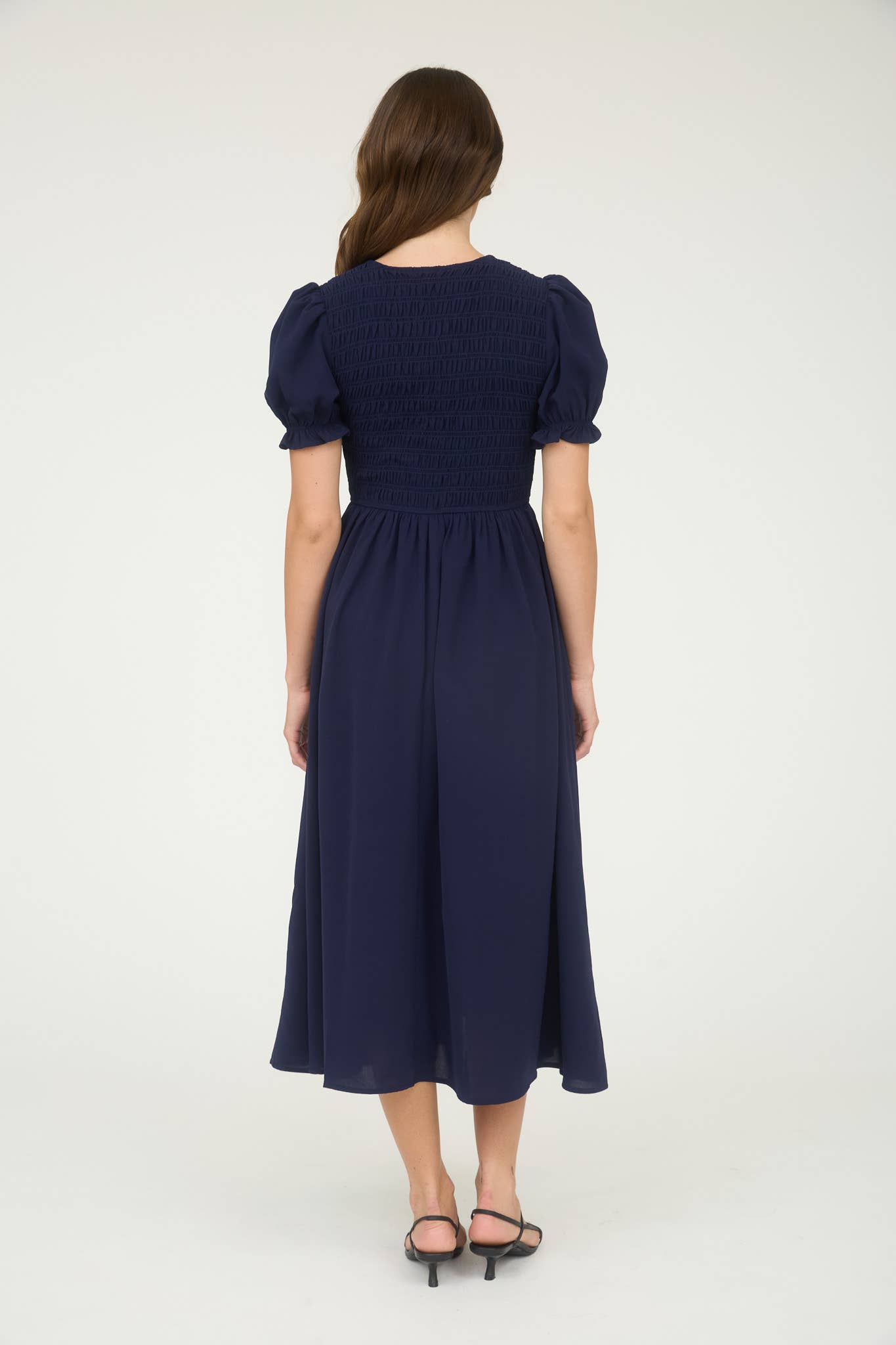 V NECK FRONT TIE SMOCKED PUFF SLEEVE MIDI DRESS: NAVY