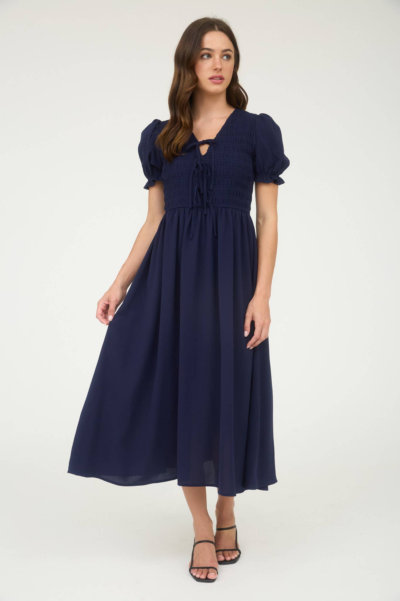 V NECK FRONT TIE SMOCKED PUFF SLEEVE MIDI DRESS: NAVY