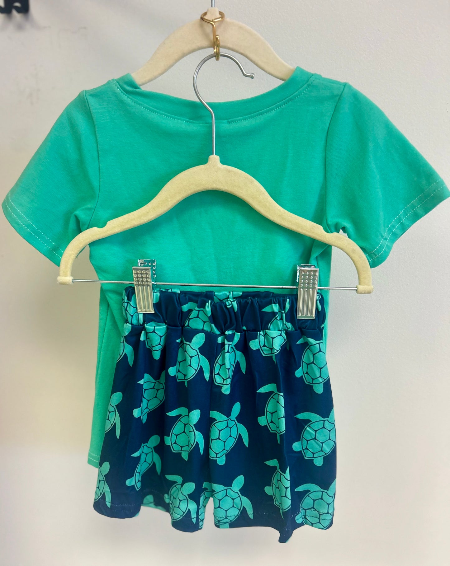 Tucks Turtle 2-Piece