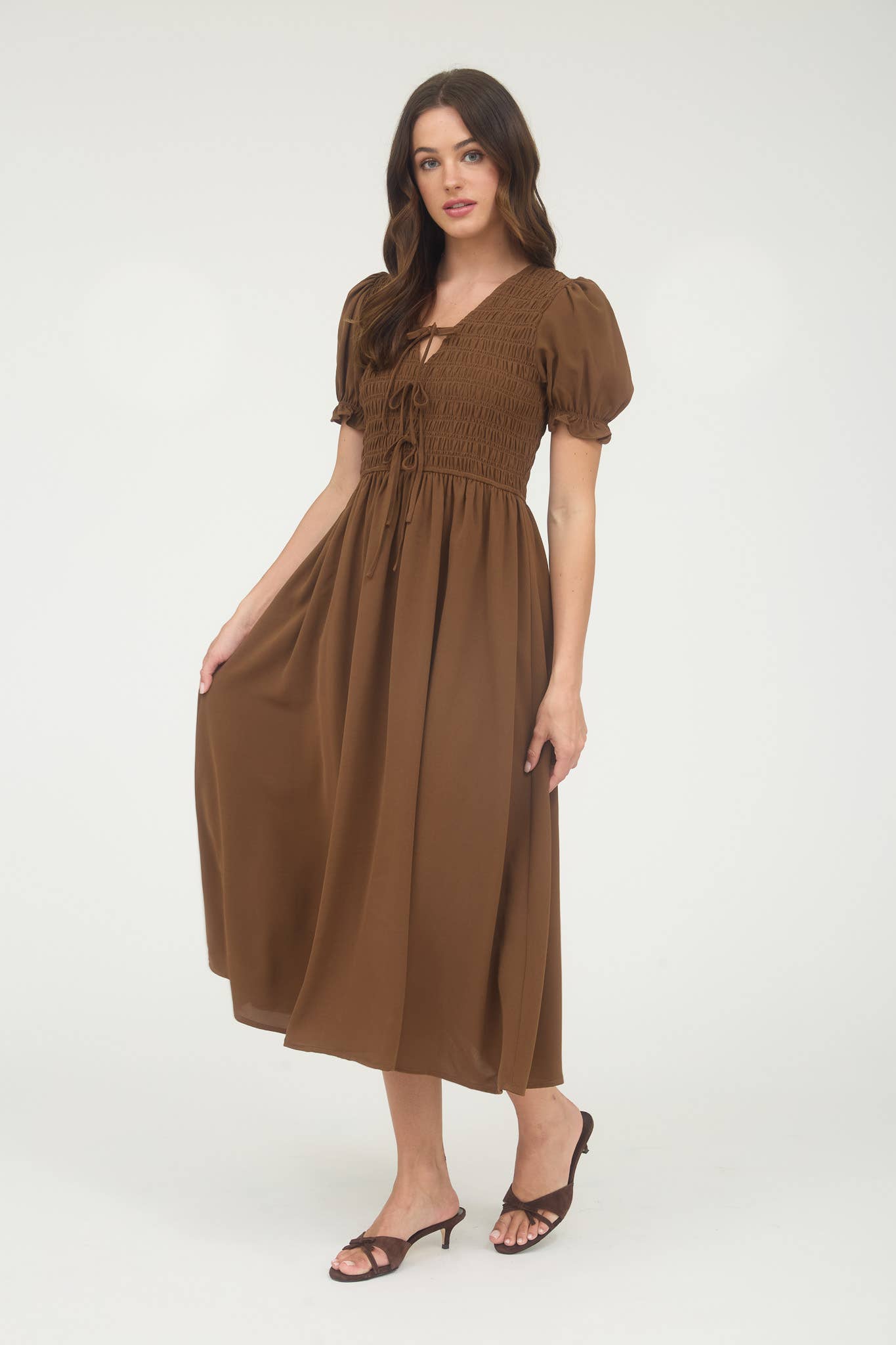V NECK FRONT TIE SMOCKED PUFF SLEEVE MIDI DRESS: NAVY
